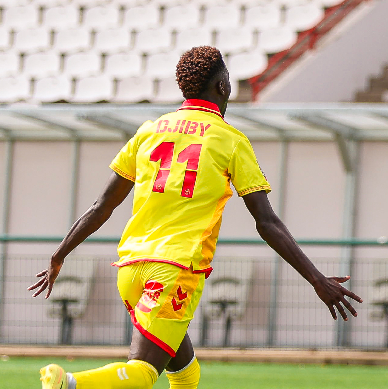QRM 2-1 FCF91 : Première du maillot jaune & première victoire !